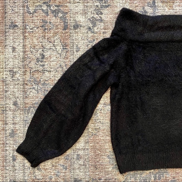 Off-the-Shoulder Sweater - Picture 2 of 4